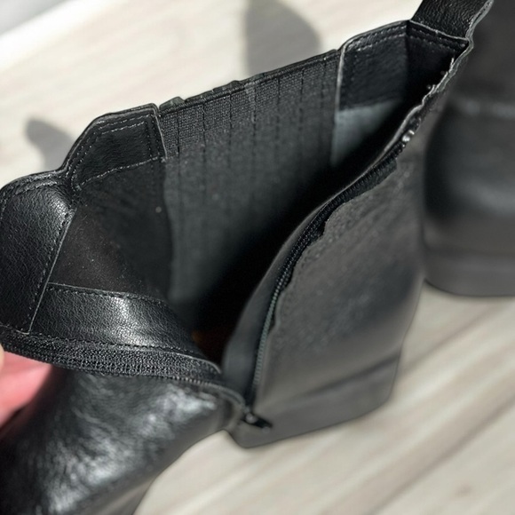 🌻NEW ZODIAC Black Arrow Leather Chelsea Square Toe Zip-Up Closure Boots Size 9 - Picture 6 of 12